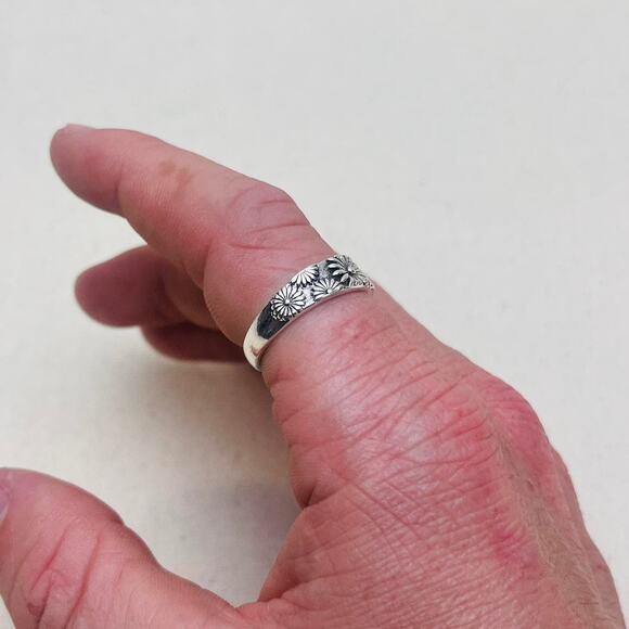 Y2K Grunge Vintage Silver Engraved Flower Ring – Adjustable, Unisex, New - Picture 5 of 8